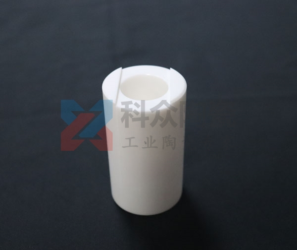 高鋁陶瓷耐磨管是什么？它的優(yōu)點在哪？